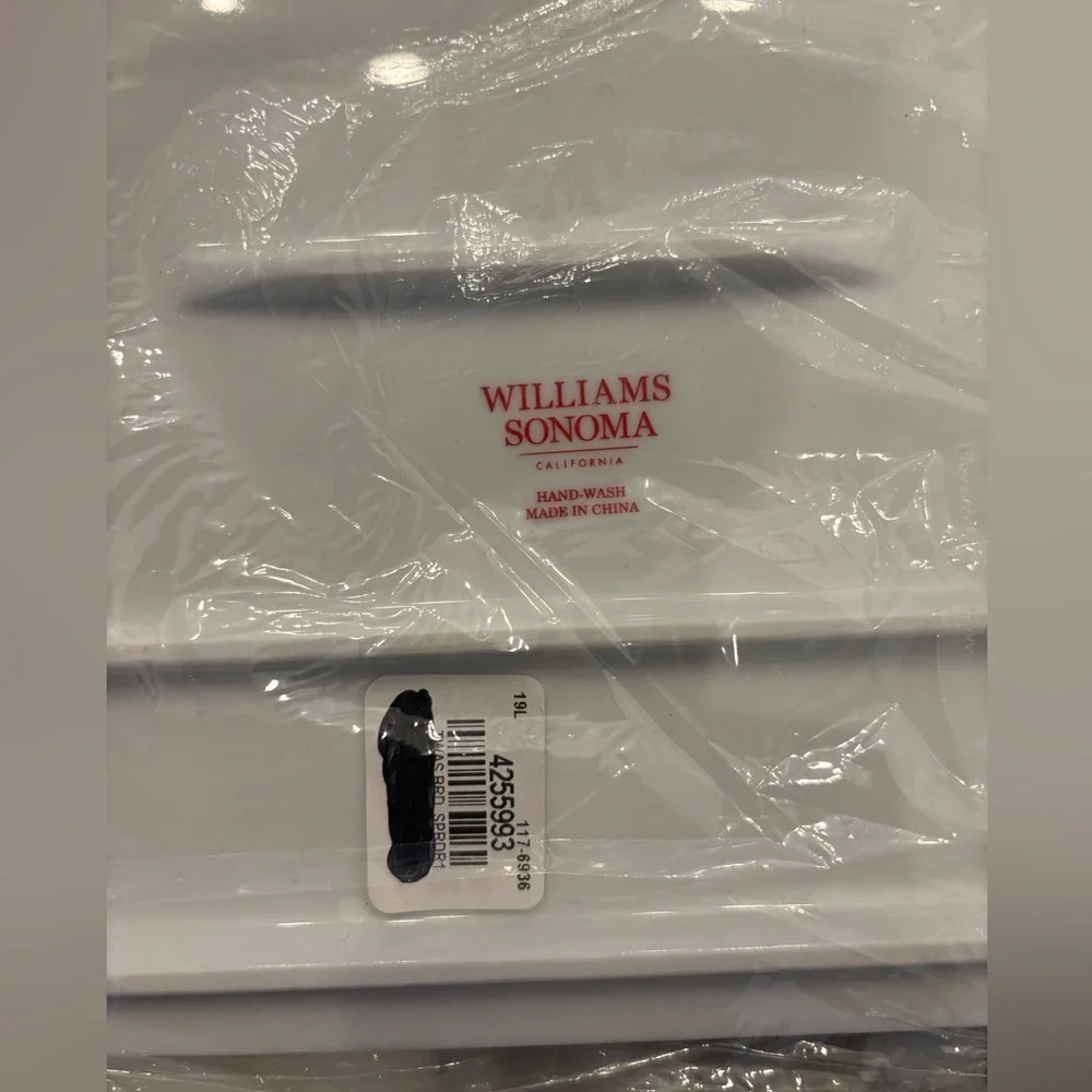 Williams Sonoma Santa Claus Christmas cheeseboard with knife